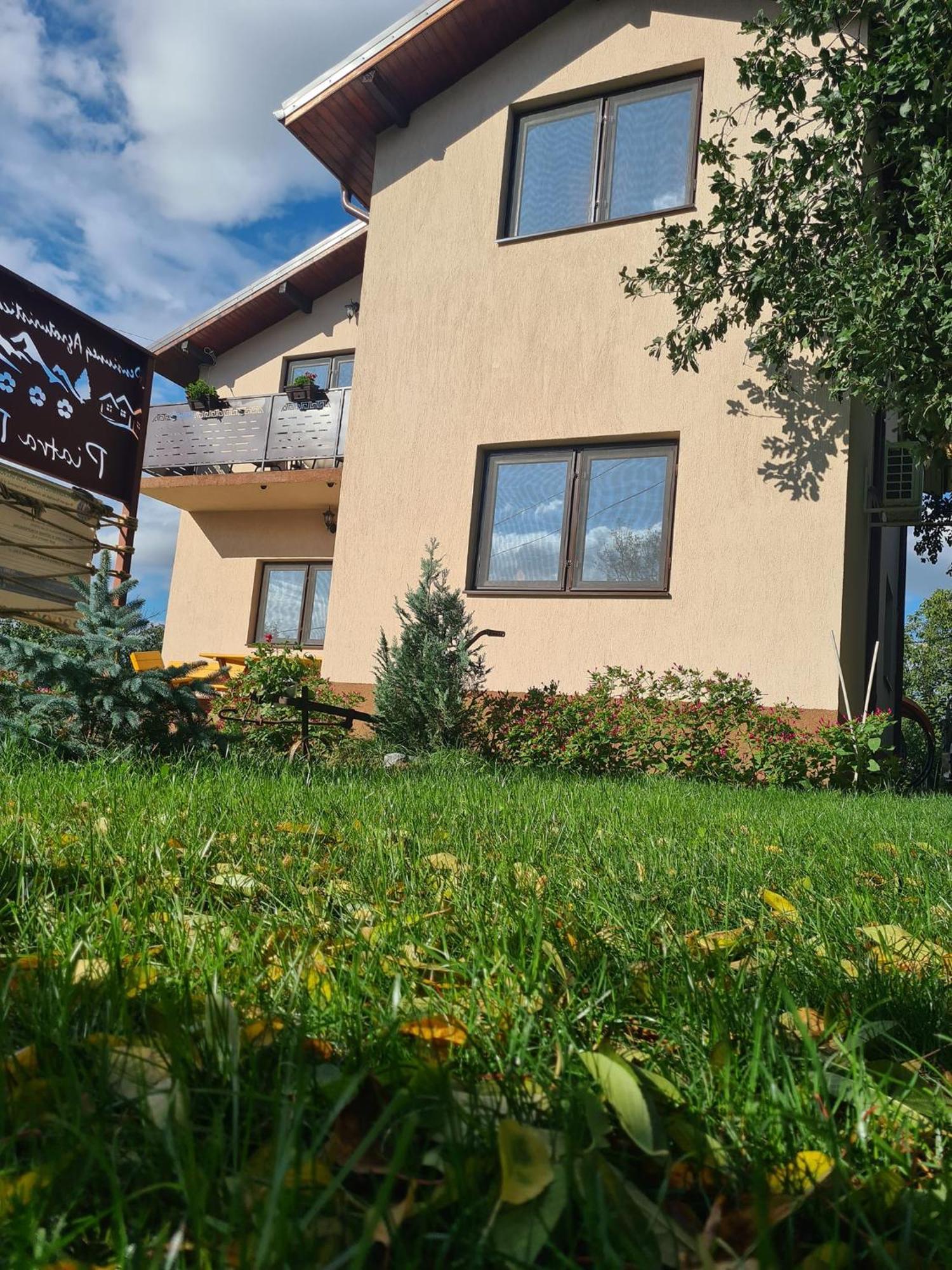 PIATRA ROSIE Pensiune Agroturistică Hotel Niculitel Exterior foto